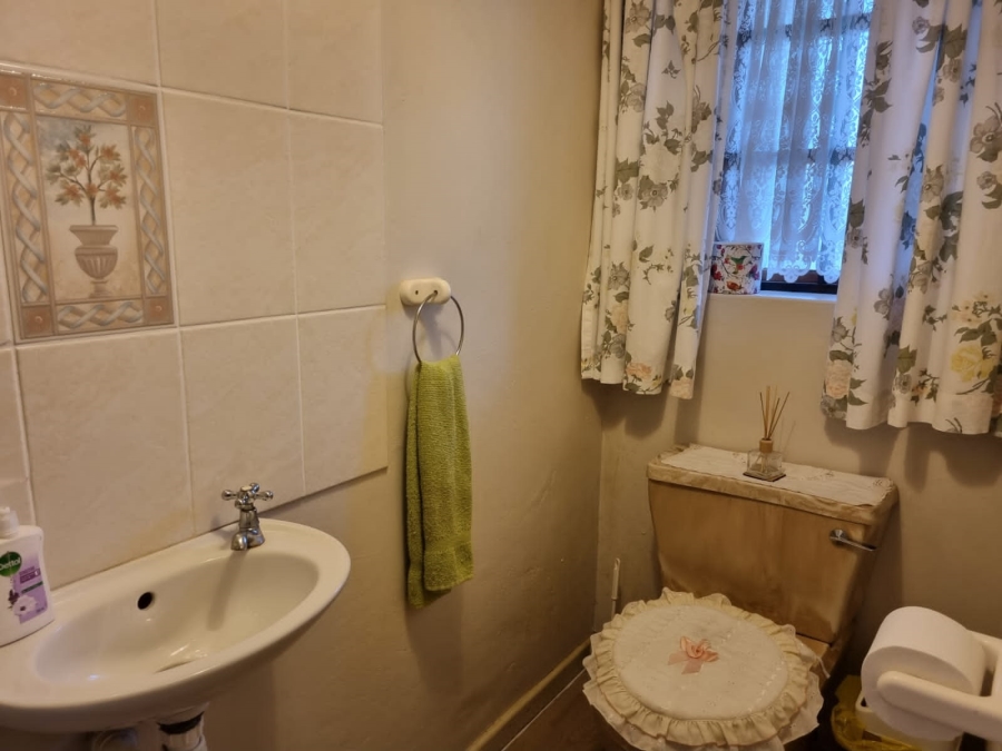 3 Bedroom Property for Sale in Heuningkloof Western Cape